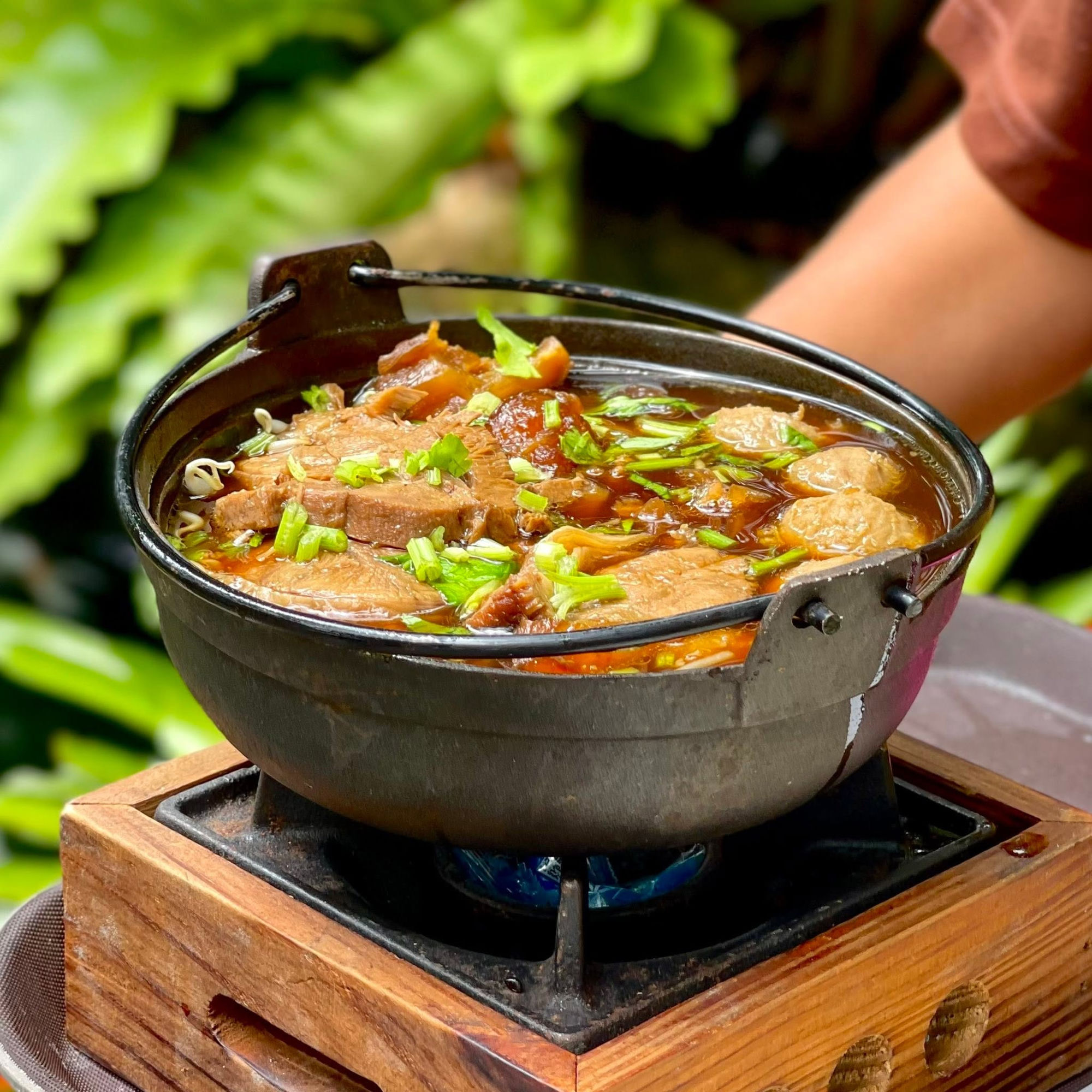 เกาเหลาเนื้อตุ๋นหม้อไฟ YinD House ศรีราชา